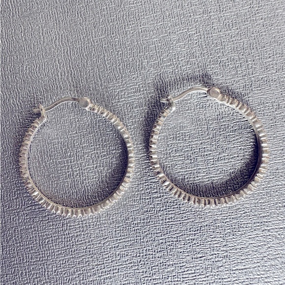 ☘️SOLD🍀1” Diamond 925 Sterling Silver Hoop Earrings 22mm - Picture 6 of 6